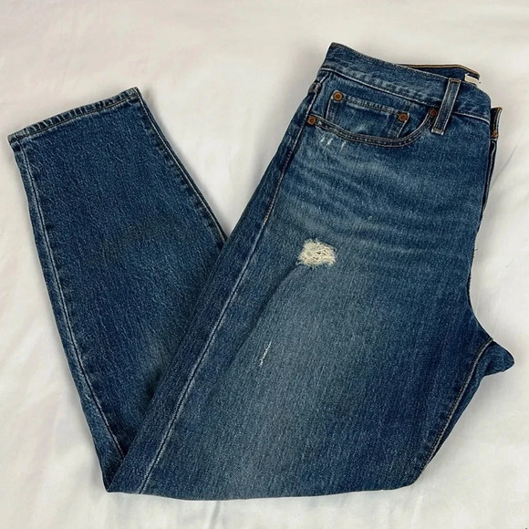 Levi’s Women’s 28 Wedgie Distressed Button Fly Jean - Picture 1 of 16